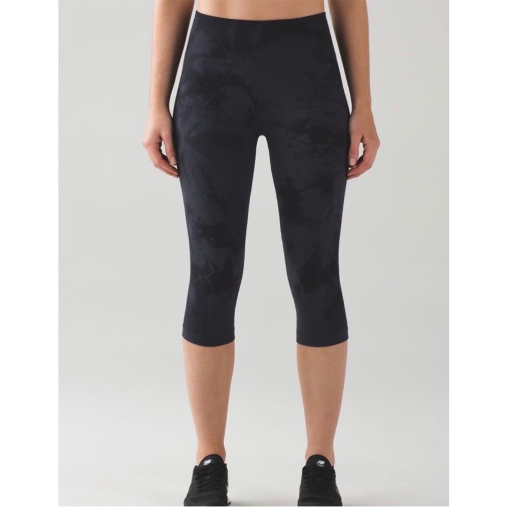 Lululemon flow and go tie dye crop